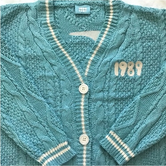 Taylor Swift 1989 Cardigan Limited Edition New With Tag - Picture 5 of 6
